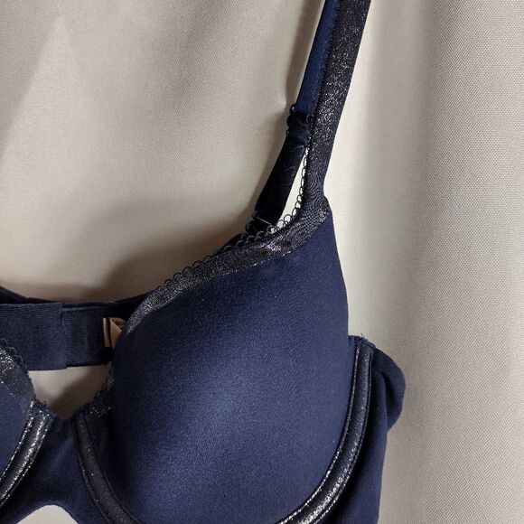 Victoria's secret bra - Picture 2 of 4